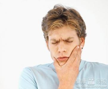 經常反復引起口腔潰瘍的原因？