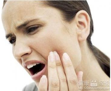 　引起口腔潰瘍的常見原因