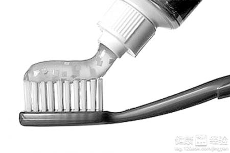 氟斑牙患者用什麼牙膏