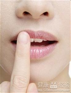 肉芽水中性唇炎怎麼治療