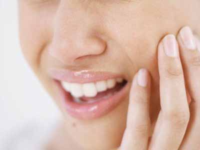 口腔潰瘍 可以用鹽水漱口嗎？