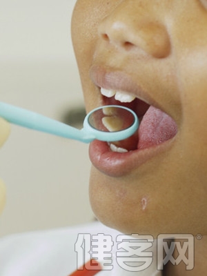 輕松叩齒法幫你治療牙痛