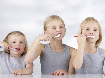 　兒童牙齒定期塗氟預防齲齒