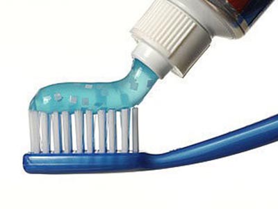 含氟牙膏能預防齲齒，但要當心副作用