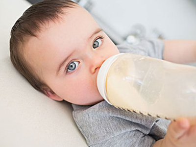 喂奶不潔牙，新生寶寶奶瓶性齲齒