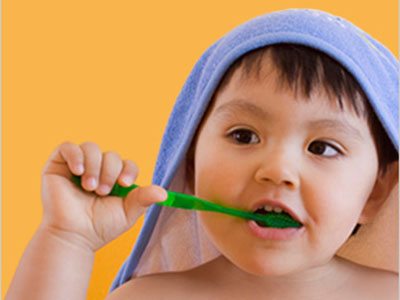 防齲齒 小孩2歲開始學刷牙