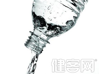 常飲瓶裝水增加患齲齒風險