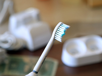 長期使用劣質牙刷易得口腔癌