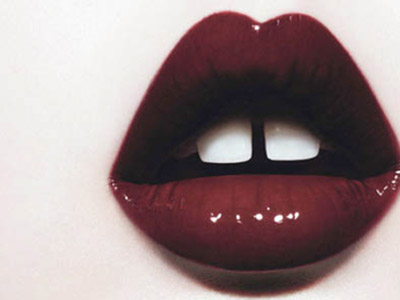 塗口紅會導致嘴唇水分流失，冬天如何避免唇脫皮的尴尬？
