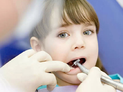 媽媽應該成為孩子的第一任牙醫！