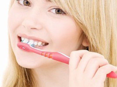 細數會惹來黃牙+蛀牙的刷牙誤區