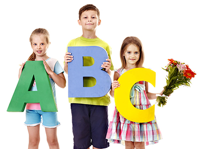 孩子牙齒出了問題，影響形象不說，還會給孩子的心理帶來不好的影響，所以如果發現孩子牙齒有問題，應該及時的去牙科醫院進行檢查與矯正，讓孩子擁有一口健康的牙齒。