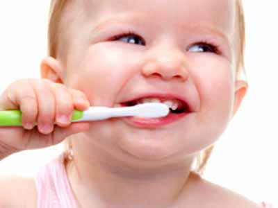 寶寶刷牙應注意啥 電動牙刷幾歲才能用