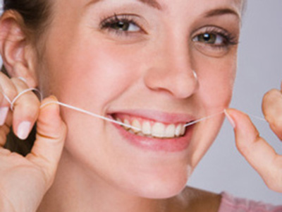 牙線是清潔和保護牙齒與牙龈的重要工具，使用牙線可以預防齲齒和牙周疾病。如果牙菌斑不能徹底清除，最終變硬、鈣化，會形成牙結石。