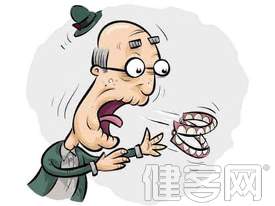 7旬老人吃粽子誤吞三顆假牙 通過胃鏡取出