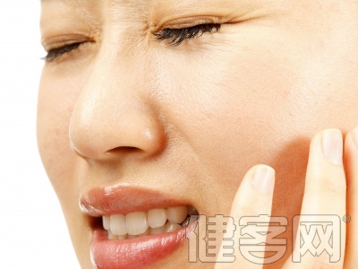 　　牙巴骨，也就是颌關節，颞下颌關節的俗稱。