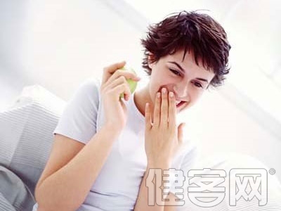 經期中的女性為何容易出現口腔潰瘍