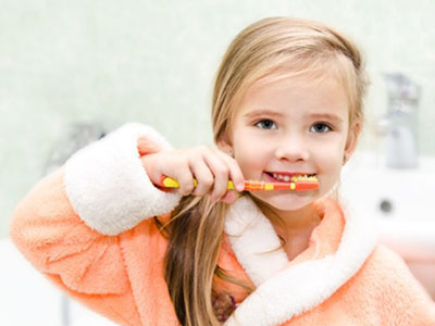 　如何給你們家萌寶刷牙？乳牙也很重要！