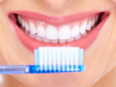 聽說牙線對清潔牙齒沒什麼用？那潔牙還能用啥？