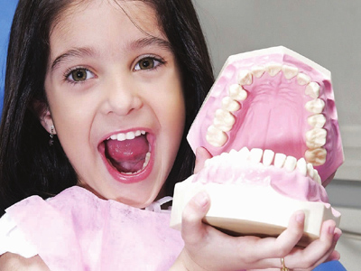 小孩為什麼會有黃牙