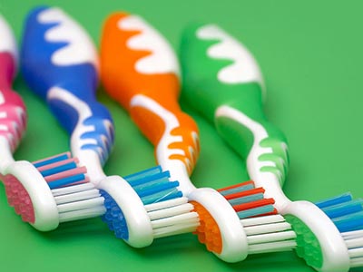 刷牙前牙膏不能沾水