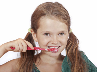 8成人牙龈出血 牙龈出血怎刷牙才對