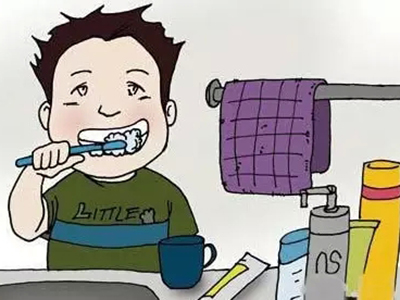刷牙方法不對　20歲小伙掉牙十多顆