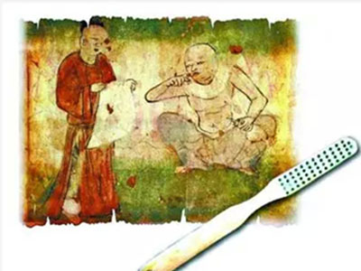 　　古人也是很注重口腔衛生的。咱們的祖先老早就用右手中指當牙刷用了。（什麼鬼）  　　《詩經-衛風-碩人》中形容美女牙齒“齒如瓠犀”，即指牙齒要如同葫蘆子一樣整齊潔白。  　　再後來，印度人發明的“楊枝牙刷”由僧人傳入中國，又名“木齒”。使用方法非常簡單：將楊枝一頭咬軟，蘸了藥物刷牙，便可以令牙齒光潔。  　　更簡單的方法是用“嚼”的，跟長頸鹿似的嚼嫩樹枝，也可達到類似效果。現代人哪天“野外生存”時，忘記帶牙刷，不妨回歸一下古法。  　　在漢末三國東吳時代的高榮墓葬裡，有一個金制的、兩端分別為耳挖勺和小楊枝的龍形器物。研究者考證認為此系墓主人生前用來剔除齒間食物殘渣的口腔清掃用具，此小楊枝也就是今之牙簽的雛形。  　　從三國兩晉南北朝時期，古人已經懂得用鹽水漱口來清潔口腔。  　　宋代出現了植毛牙刷。宋朝周守中《養生類纂》記載：“蓋刷牙子皆是馬尾為之。”《太平聖惠方》還載有清潔牙齒的膏藥：柳枝，槐枝，桑枝煎水熬膏，入姜汁，<a name='InnerLinkKeyWord' href='http://www.jianke.com/a/20140315/673564.html' _fcksavedurl='http://www.jianke.com/a/20140315/673564.html' target='_blank'><a name='InnerLinkKeyWord' href='http://www.jianke.com/a/20140315/673564.html' _fcksavedurl='http://www.jianke.com/a/20140315/673564.html' target='_blank'>細辛</a></a>，每用擦牙，此可謂今之藥物牙膏的雛型。  　　《聖濟總錄》“口齒門”專列《揩齒》一節，書中竟然列出了多達27種揩齒<a name='InnerLinkKeyWord' href='http://www.jianke.com/zypd/fj/' _fcksavedurl='http://www.jianke.com/zypd/fj/' target='_blank'><a name='InnerLinkKeyWord' href='http://www.jianke.com/zypd/fj/' _fcksavedurl='http://www.jianke.com/zypd/fj/' target='_blank'>藥方</a></a>，各方的配料往往很不相同——今天的牙膏雖然品牌眾多，但是具體內容上大概也沒有如此豐富的變化。  　　相應的，不同方子的揩齒藥具有不同的保健功能，不過，每個方子都強調“每日早晚揩齒”、“每日如常揩齒”，可見，在宋代，天天刷牙、早晚刷兩次牙，已經成了常識。其中，槐枝散方、皂莢散方用到青鹽。  　　事實上，在西方牙膏傳入之前，摻配各種<a name='InnerLinkKeyWord' href='http://www.jianke.com/zypd/' _fcksavedurl='http://www.jianke.com/zypd/' target='_blank'><a name='InnerLinkKeyWord' href='http://www.jianke.com/zypd/' _fcksavedurl='http://www.jianke.com/zypd/' target='_blank'>中藥</a></a>的青鹽，一直是古代中國人最常用的揩齒藥。《如《紅樓夢》第二十一回就寫，寶玉“忙忙的要過青鹽擦了牙，漱了口，完畢”。  　　此外，茶水也常常被人當做漱口的洗滌劑。  　　那古人要是牙掉了怎麼辦？有<a name='InnerLinkKeyWord' href='http://www.jianke.com/kqpd/782934.html' _fcksavedurl='http://www.jianke.com/kqpd/782934.html' target='_blank'><a name='InnerLinkKeyWord' href='http://www.jianke.com/kqpd/782934.html' _fcksavedurl='http://www.jianke.com/kqpd/782934.html' target='_blank'>假牙</a></a>嗎？  　　這還真有。早在漢代，張仲景就發明了汞合金填充齲洞法。宋朝還出現了鑲假牙的專業醫生。古代的假牙材質很多，除了象牙、牛骨，還有堅硬的檀香。除了能解決實際的用牙問題，還有裝飾和賣弄的功用。“牙橋”，就是用軟金鐵線綁住牙齒，再綁入口內，沒有咀嚼功能，純裝飾使用。