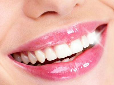 牙齒美白已成為最受關注和歡迎的牙齒美容項目之一。可是，你知道嗎？有些牙齒美白方法並不適合你，因此第一次美白一定要到有經驗的牙醫那裡去做一次全面的檢查，由醫生給出美白方案，切忌盲目購買美白產品或漂白牙齒。