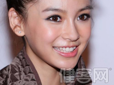 冷光<a name='InnerLinkKeyWord' href='http://www.jianke.com/zxpd/mlzx/mb/' _fcksavedurl='http://www.jianke.com/zxpd/mlzx/mb/' target='_blank'>美白</a>牙齒後如何護理？