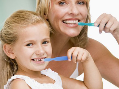 掌握正確的刷牙姿勢是預防牙周病的根本