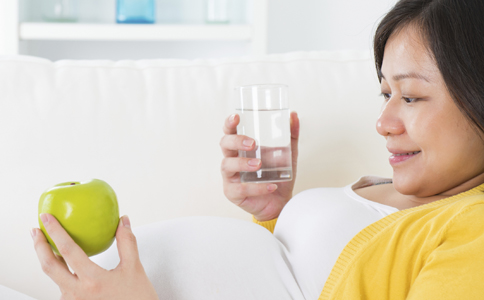 孕婦口腔潰瘍的食療藥膳 孕婦口腔潰瘍吃什麼 孕婦吃什麼治療口腔潰瘍