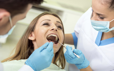 口腔潰瘍的常見原因有哪些 口腔潰瘍原因是什麼 哪些原因會導致口腔潰瘍