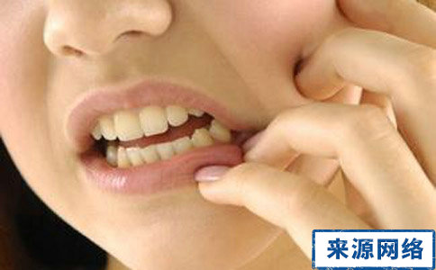 口腔潰瘍的飲食禁忌有哪些 得了口腔潰瘍飲食方面要注意什麼 口腔潰瘍的飲食有什麼要求