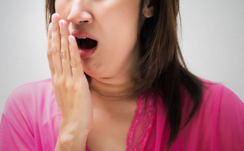 口臭的原因和治療方法 口臭看出哪些身體疾病 口臭如何祛除