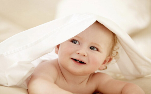 寶寶口臭怎麼辦 寶寶為什麼會口臭 寶寶口臭的原因
