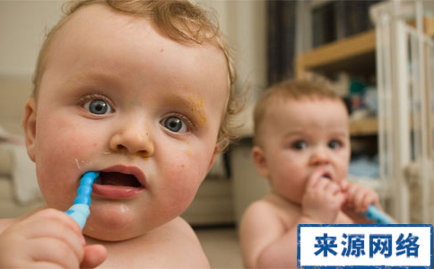 寶寶口臭的原因 寶寶怎麼會口臭 寶寶口臭的影響因素