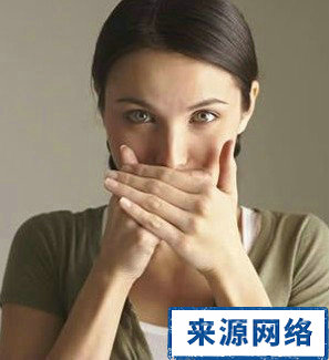 口臭是怎麼引起的 牙周炎引起口臭 引起口臭的原因