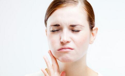 牙周炎有哪些症狀 牙周炎的症狀是什麼 牙周炎的預防