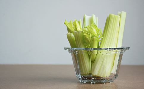 牙周炎怎麼辦 牙周炎如何預防 牙周炎吃什麼好