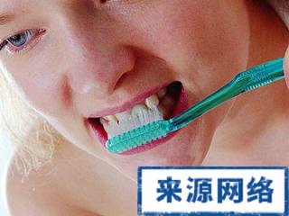出血 牙龈 維生素 症狀 因素 口腔 刷牙 說話 咀嚼 腫脹