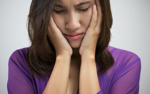 導致牙周炎的原因 什麼原因引起牙周炎 牙周炎的原因有哪些