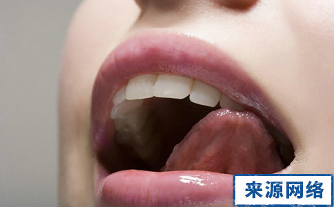 口腔扁平苔藓怎麼回事 哪些原因導致口腔扁平苔藓 引起口腔扁平苔藓有哪些病因